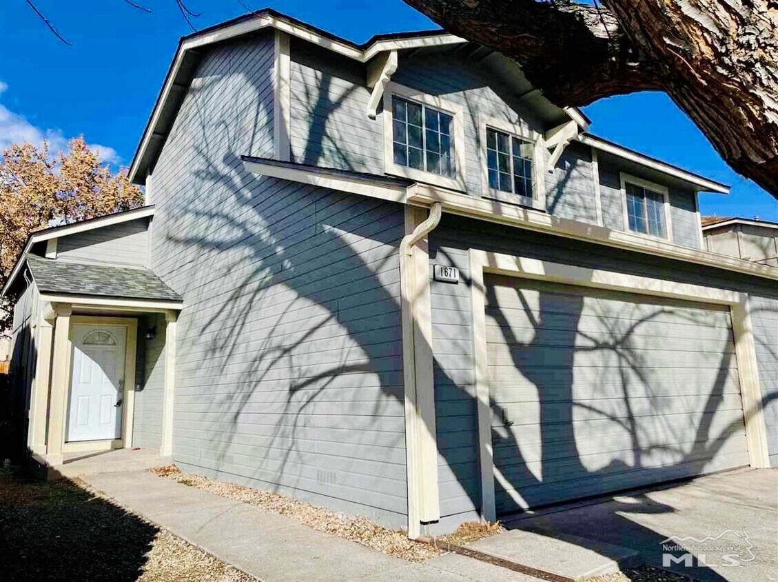 Primary Photo - 1671 Round Mountain Cir