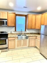 Building Photo - 3308 Harding st