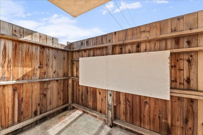 Building Photo - 4932 Lennox Blvd