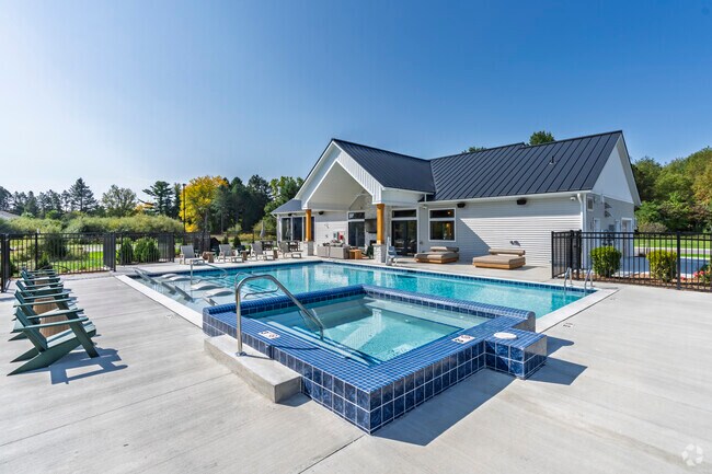 Piscina - Okemos Grand Reserve