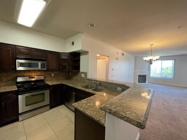 Foto del edificio - 12372 Carmel Country Rd
