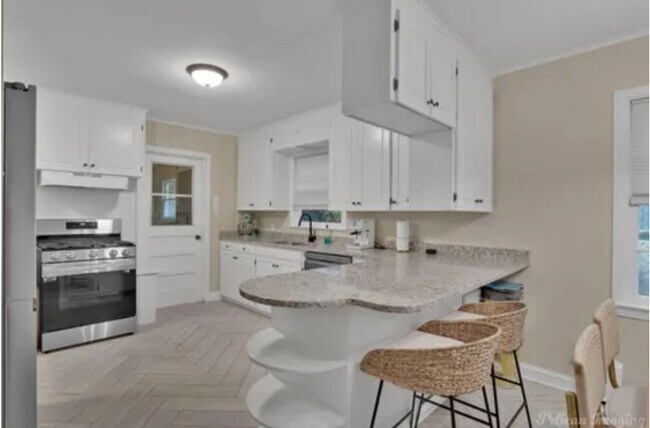 Foto del edificio - Coming Soon In Broadmoor!!