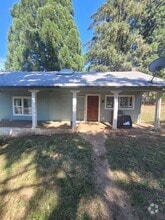 Building Photo - 908 S Cedar St