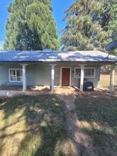 Building Photo - 908 S Cedar St