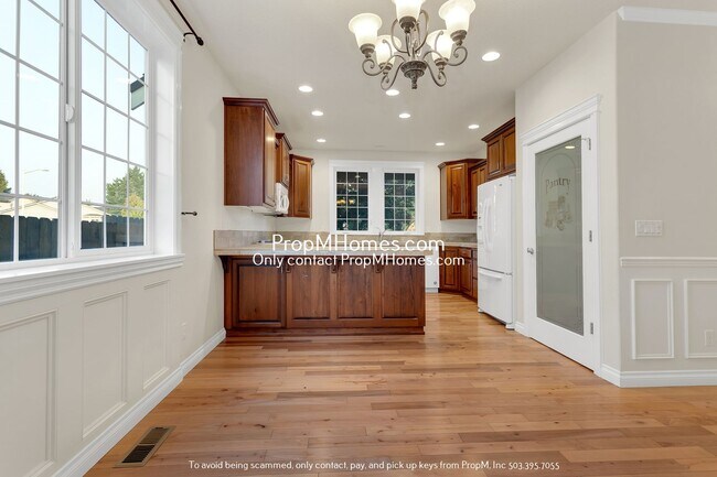 Building Photo - Luxury Four Bedroom Home in Oregon City!