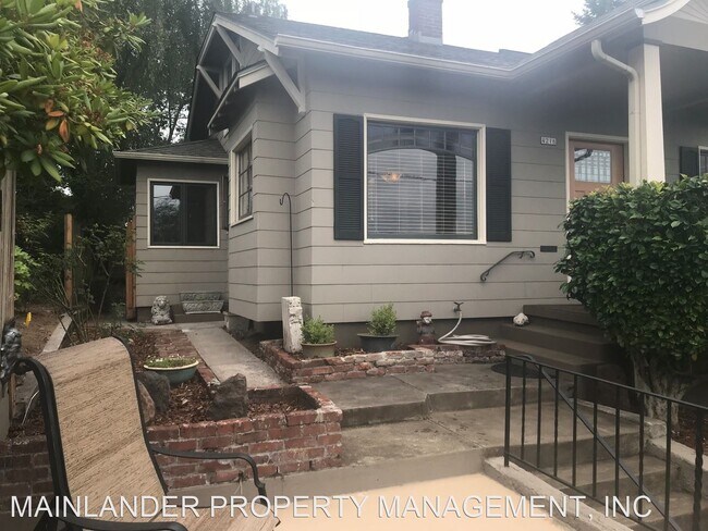 Building Photo - 3 br, 1 bath House - 4216 NE 18TH AVE
