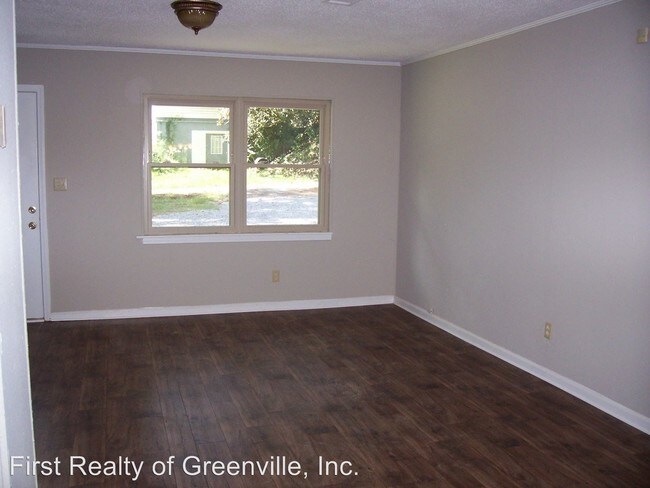 Building Photo - 3 br, 2 bath House - 118 Evans Road