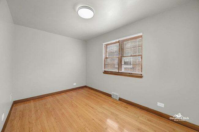 Foto del edificio - Excellent 3 Bedroom Cicero Single Family Home