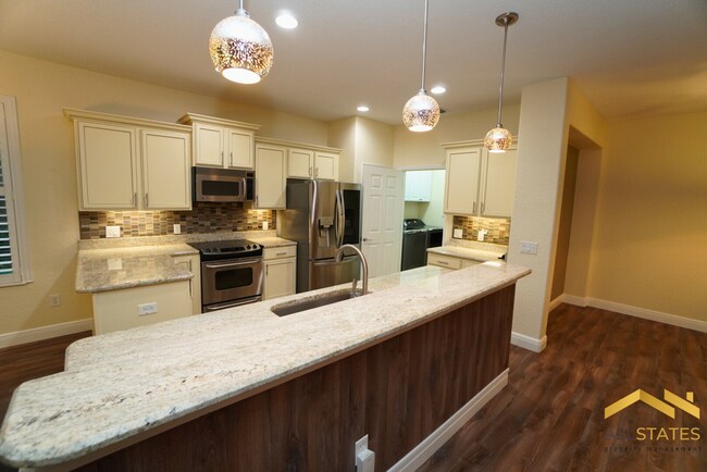Building Photo - 6561 SW 92nd Cir
