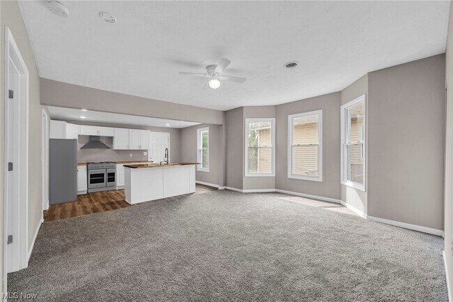Foto del edificio - 3874 W 37th St