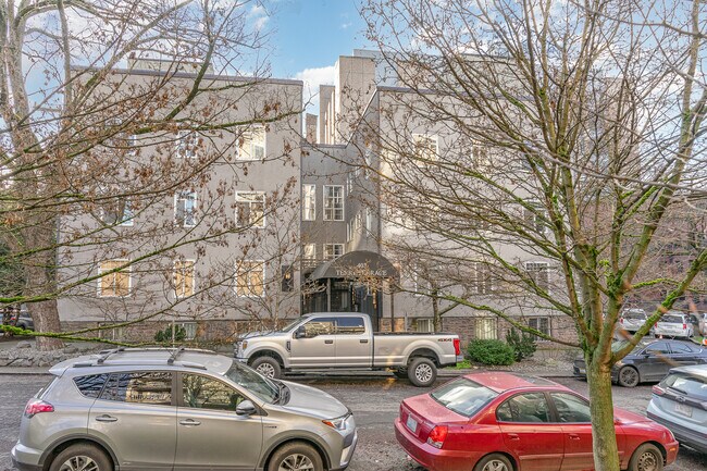 Building Photo - 403 Terry Ave