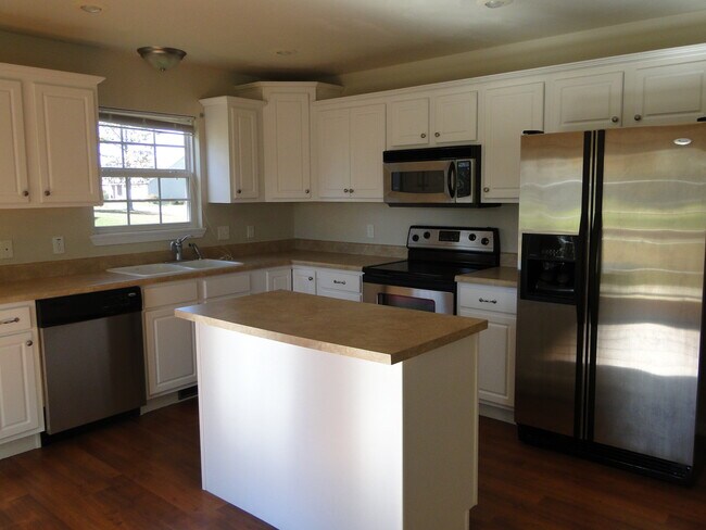 Building Photo - Hardwood Flooring