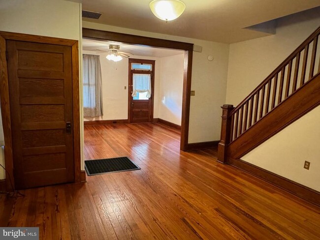 Building Photo - 29 Barlow St