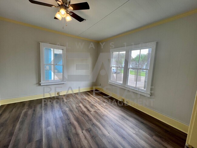 Building Photo - 2 Bedroom, 1 Bathroom Home Near UL!