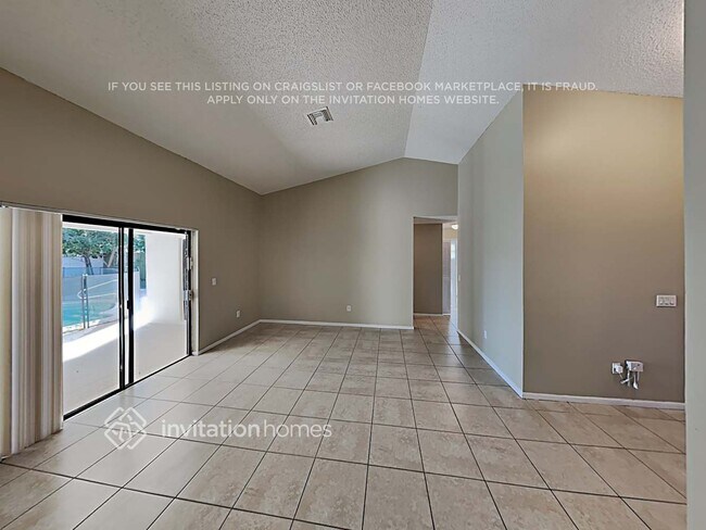 Foto del edificio - 9664 Carousel Cir S