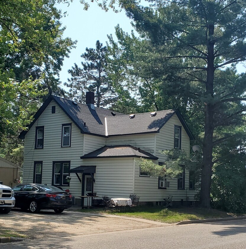 455 N 2nd St Unit A, New Richmond, WI 54017 Apartments in New