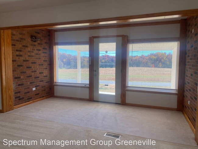 Building Photo - 2 br, 1.5 bath House - 910 Redgate Rd