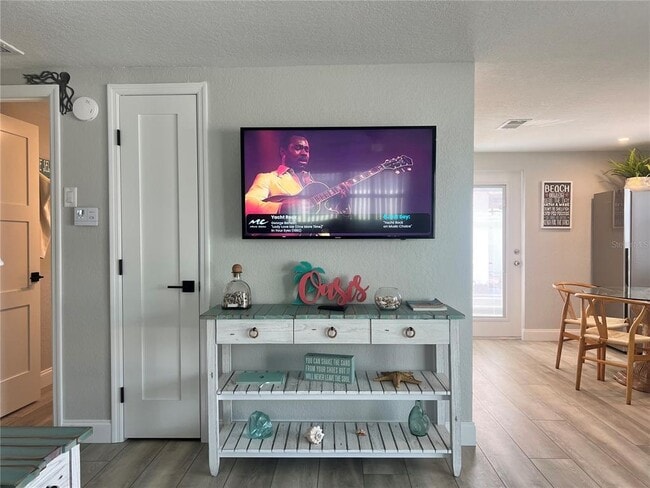 Building Photo - 6154 Midnight Pass Rd