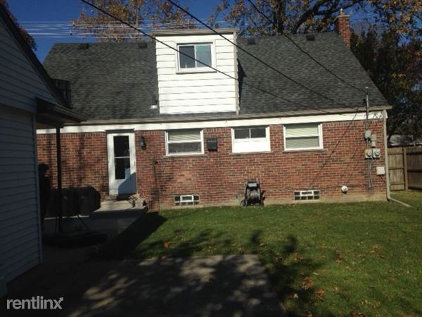 Building Photo - 2975 Harrison Ave