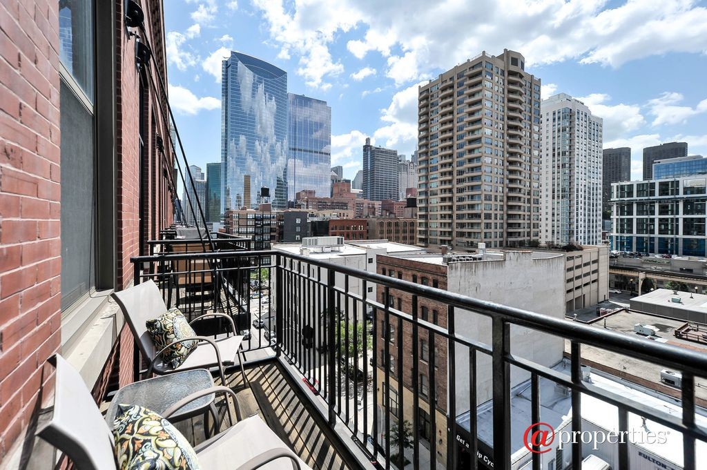 Primary Photo - 616 W Fulton St