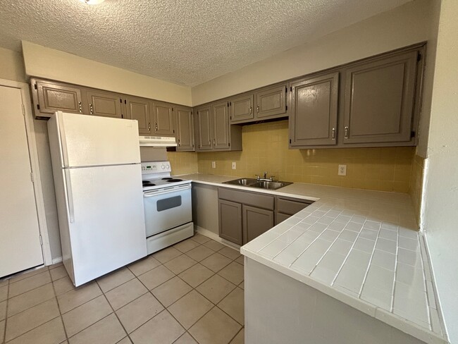 Foto del edificio - 707 S 24th St