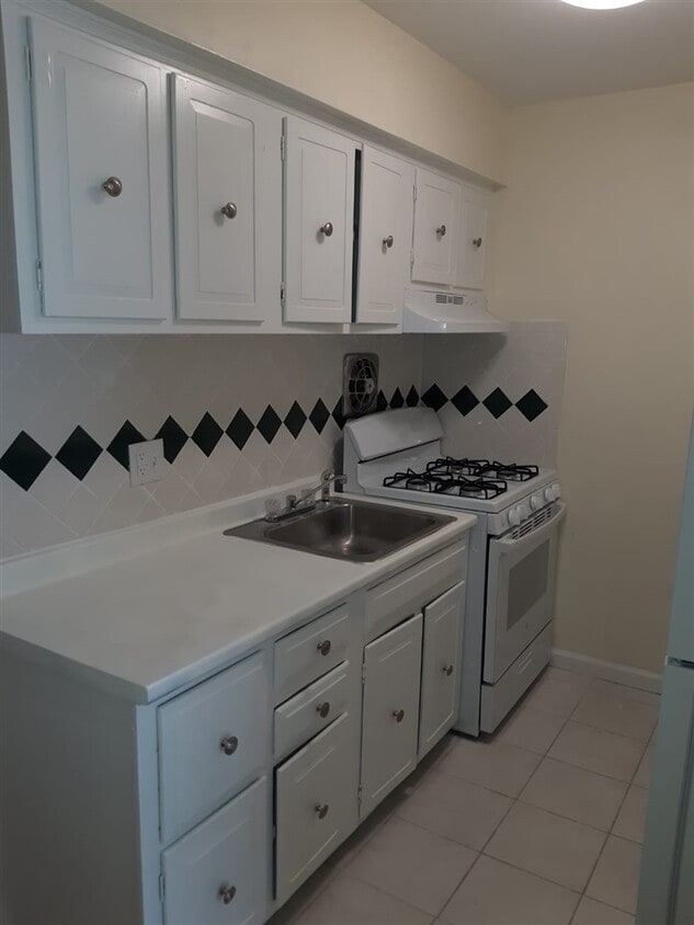 Primary Photo - 223 70th St