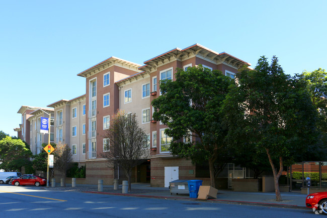 Foto del edificio - Steamboat Point Apartments