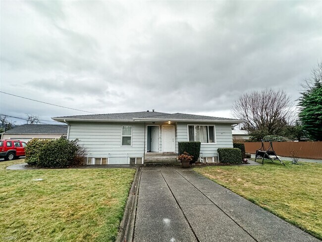 Foto del edificio - 2 br, 1 bath 4plex - 405 Township Street 2