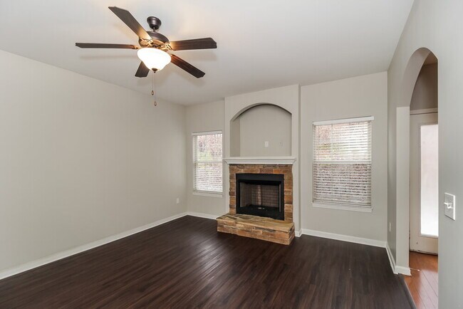Foto del edificio - 121 Bethany Manor Dr