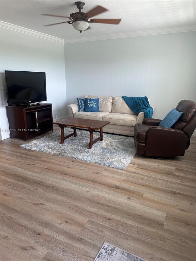 Building Photo - 4027 Swansea Crescent