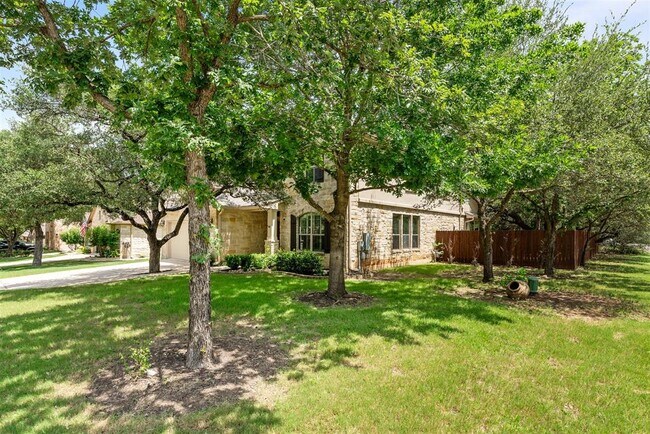 Foto del edificio - 420 Wild Rose Dr