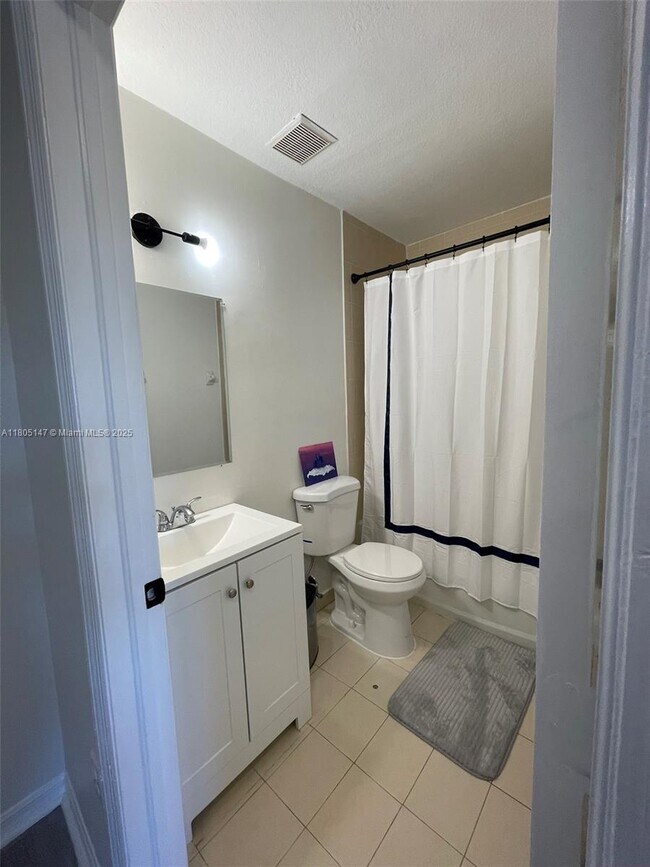 Foto del edificio - 1636 SE 30th St