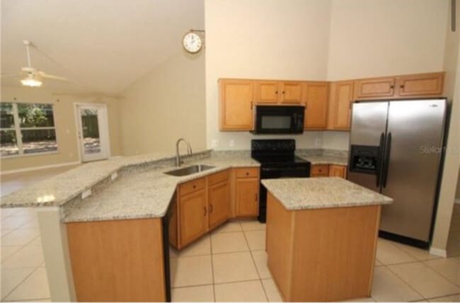 Foto del edificio - 305 Garden Oak Ct