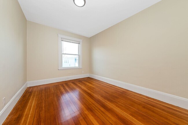 Foto del edificio - No Brokers Fee, In-Unit Washer and Dryer, New Kitchen Appliances, Pets Friendly