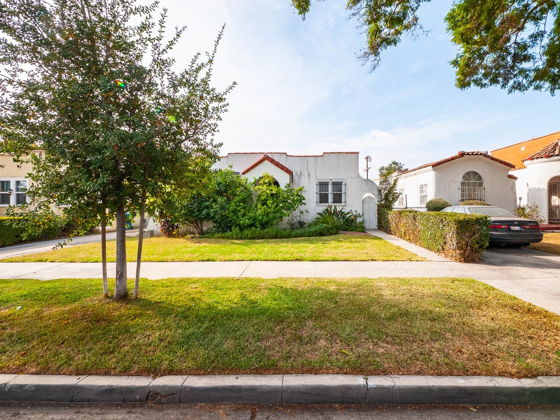 2637 Wellington Rd, Los Angeles, CA 90016 Apartments in Los Angeles