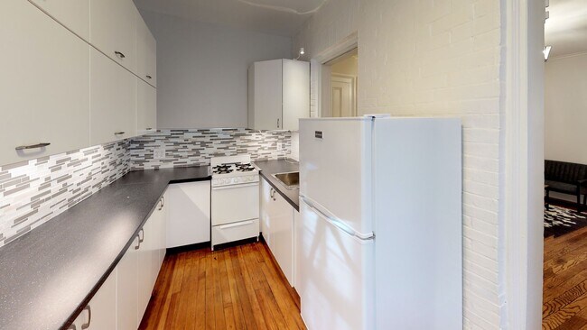 Building Photo - Stylish 2BD 1BA Across from Wooster Sq Park!
