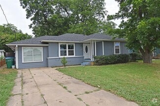 Building Photo - 2107 N Woods St