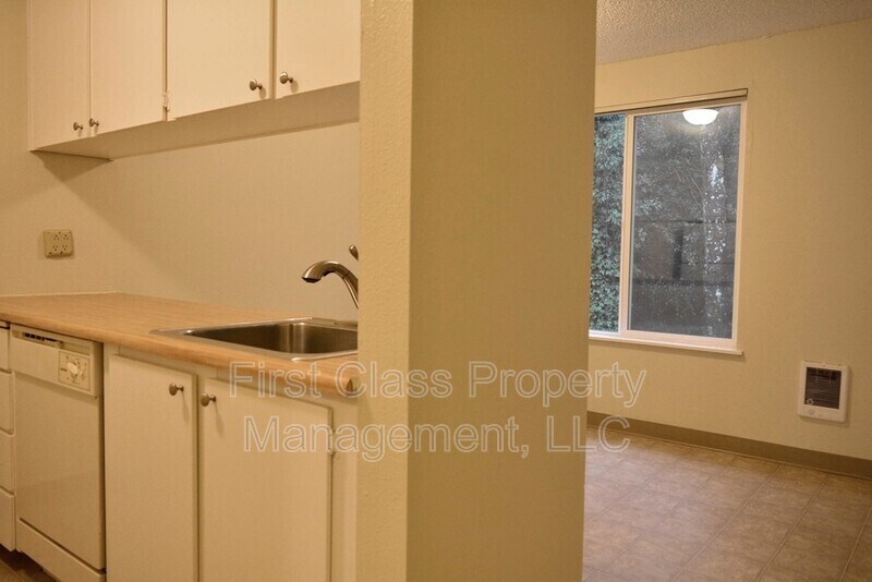 Primary Photo - 3648 SW Beaverton Hillsdale Hwy