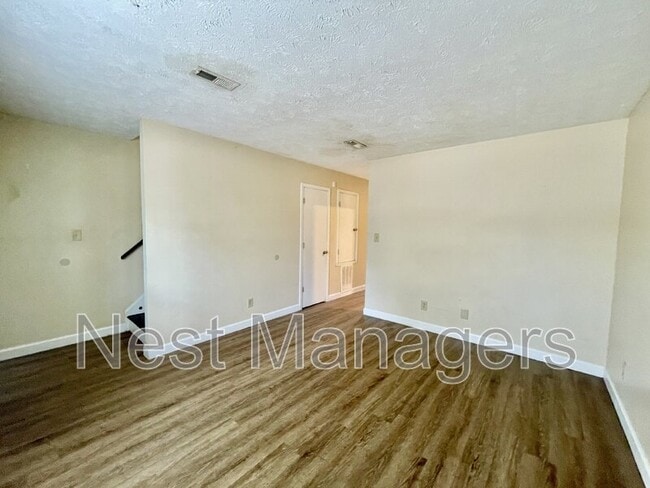 Building Photo - 5850 Aftonshire Dr