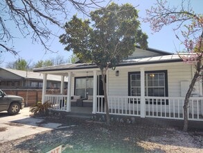 Building Photo - 235 N Hidalgo Ave