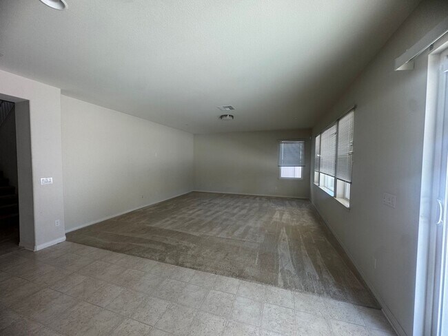 Foto del edificio - ***5 Bed / 3 Bath / 3,059 sqft House in Ga...