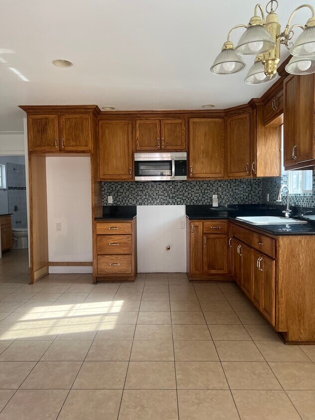 Foto principal - 9807 San Antonio Ave