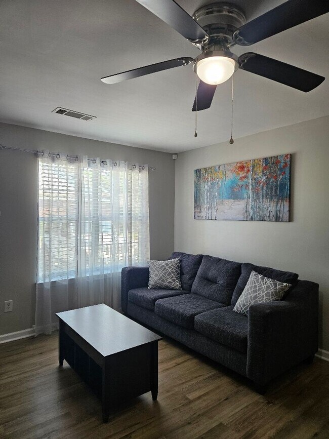 Foto del edificio - Move-In Ready 2BR/2BA Condo in Georgetown ...