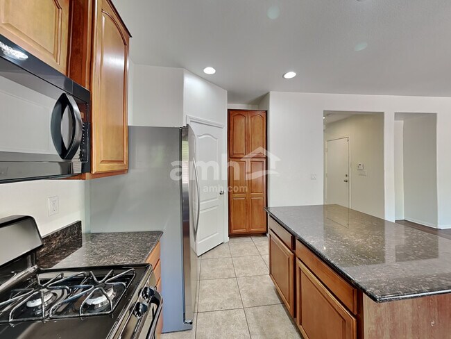 Foto del edificio - 10822 Elfstrom Ave
