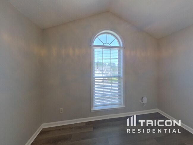 Building Photo - 205 Buffington Dr