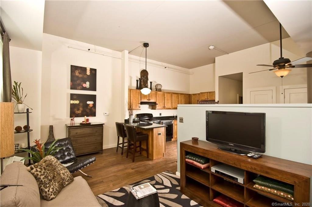 Primary Photo - 15 New St