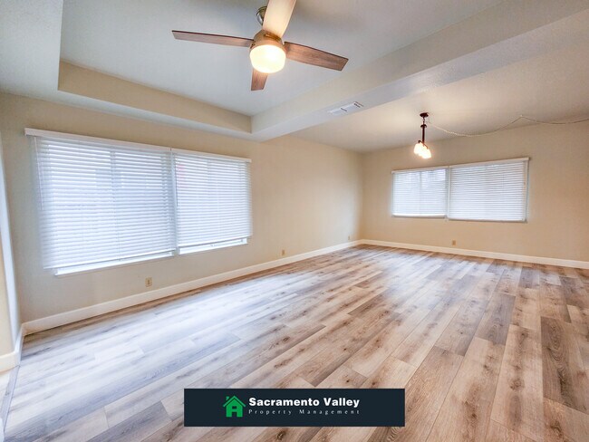 Foto del edificio - 7605 Glenbain Way