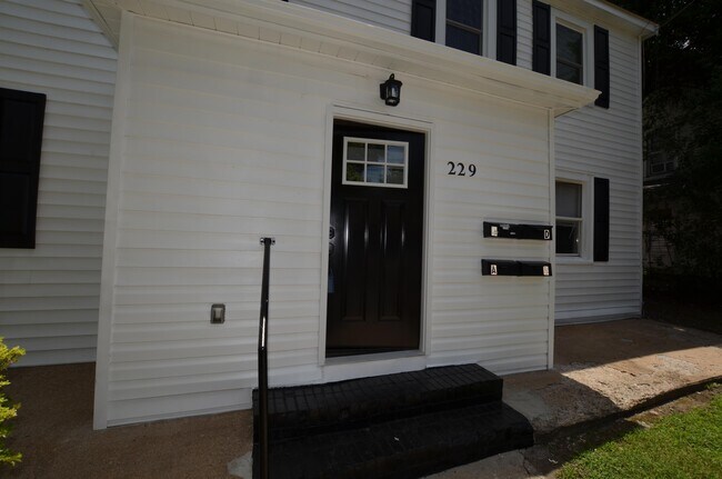 Foto del edificio - 229 Academy Ave NW