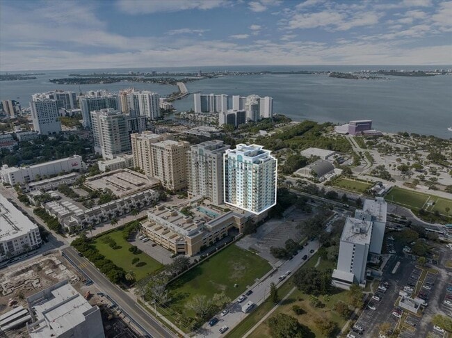 Building Photo - 800 N Tamiami Trl