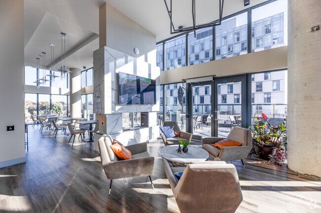 Interior Photo - 80 Bond Street East